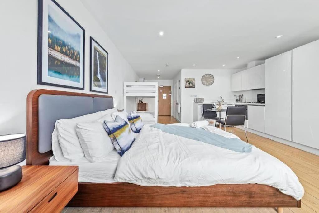 1 Bedroom Flat Piccadilly Sleep 7 In London Vr10 Экстерьер фото