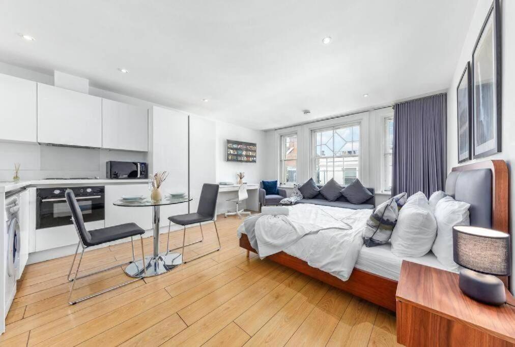1 Bedroom Flat Piccadilly Sleep 7 In London Vr10 Экстерьер фото