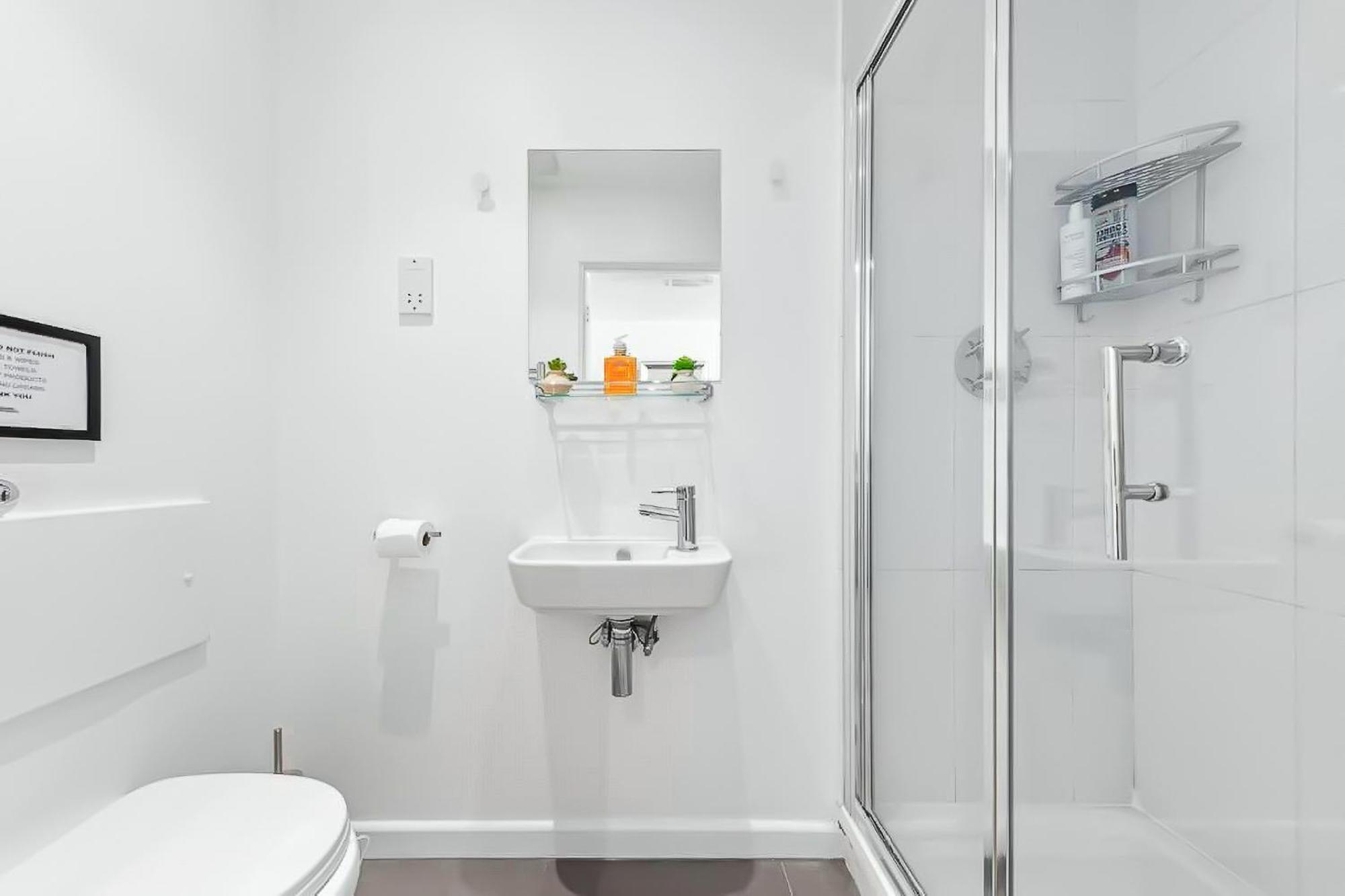1 Bedroom Flat Piccadilly Sleep 7 In London Vr10 Экстерьер фото